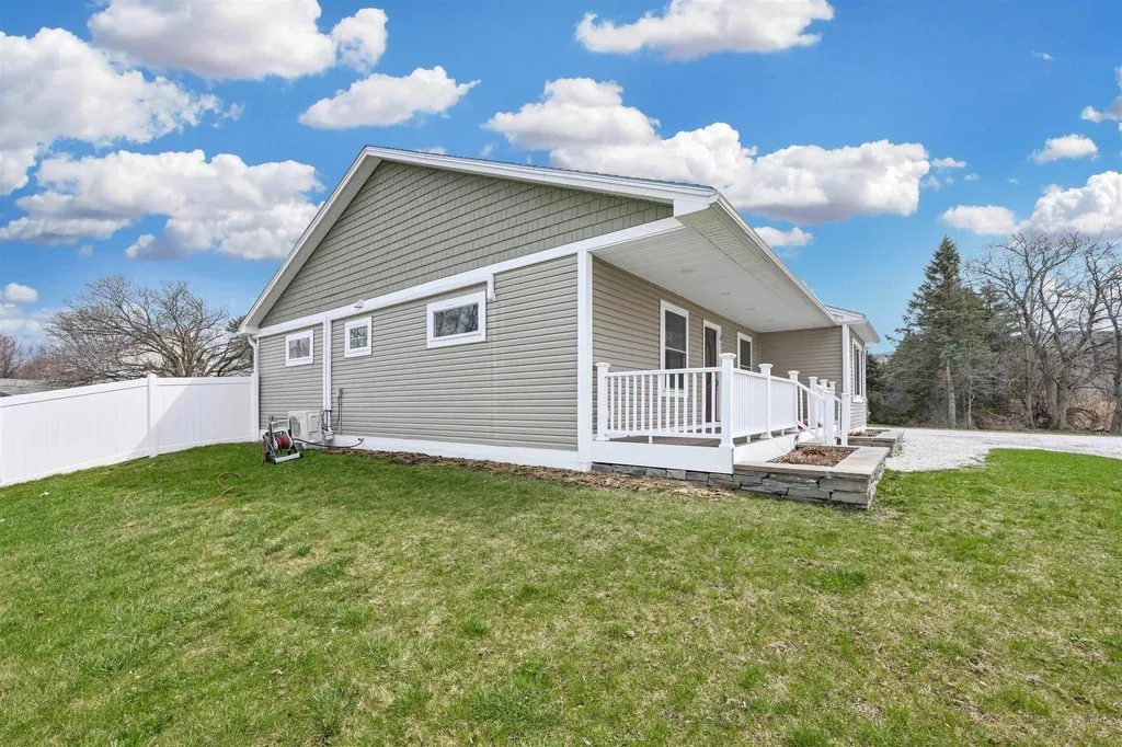 23 Thorpe Avenue St. Albans City VT 05478
