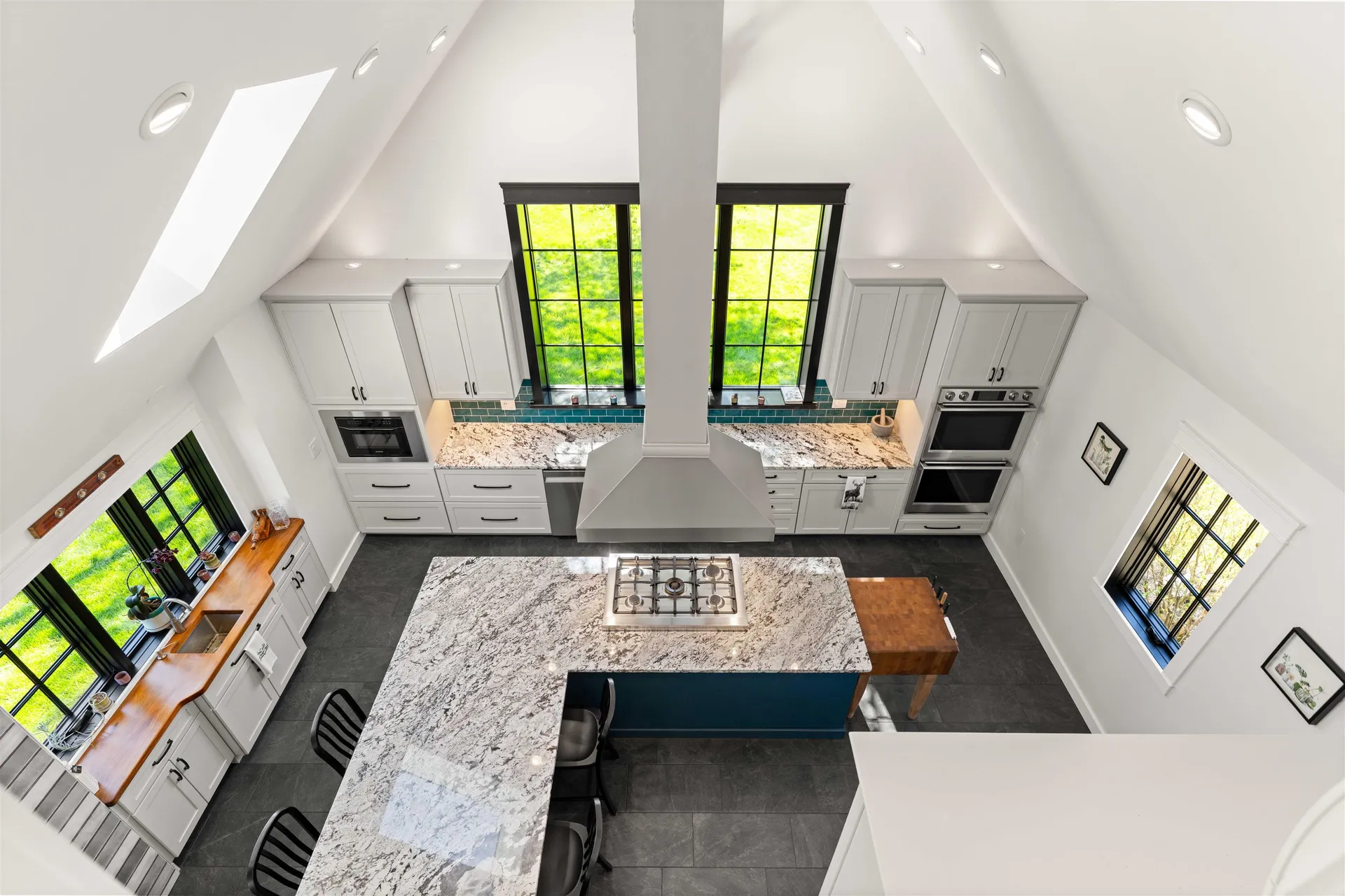 4 Apple Way Stratham NH 03885