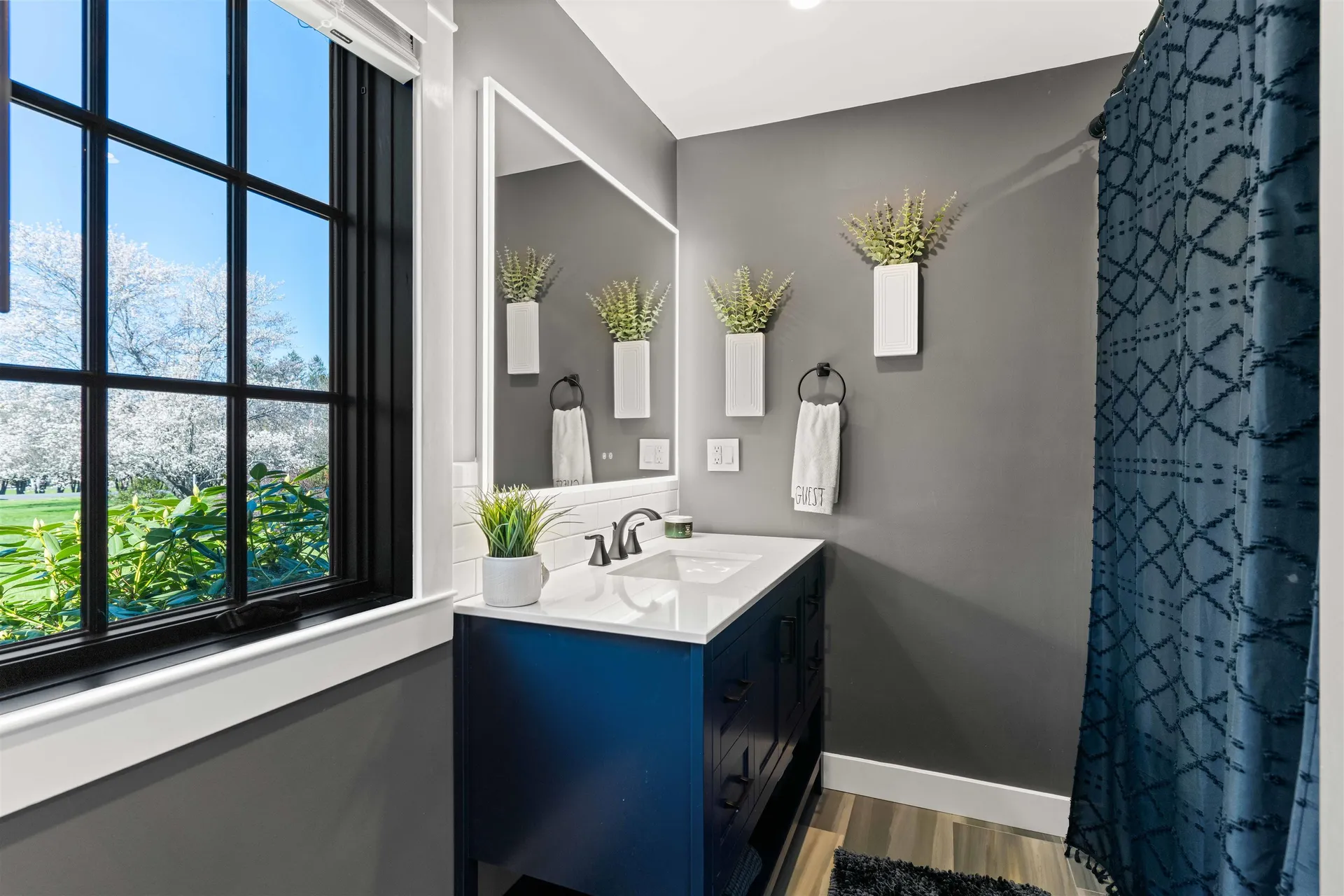 4 Apple Way Stratham NH 03885