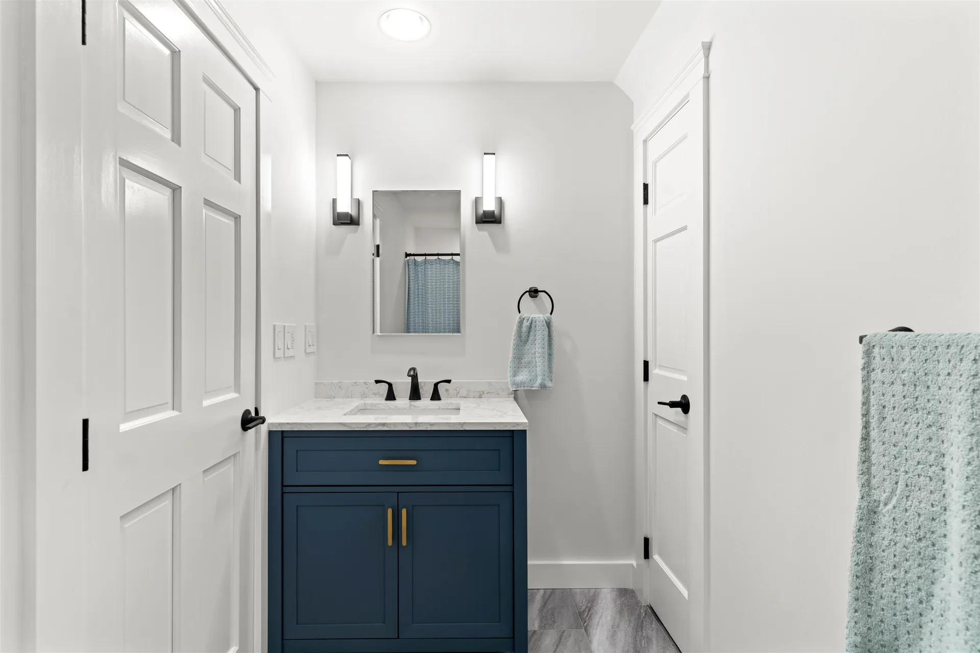 4 Apple Way Stratham NH 03885