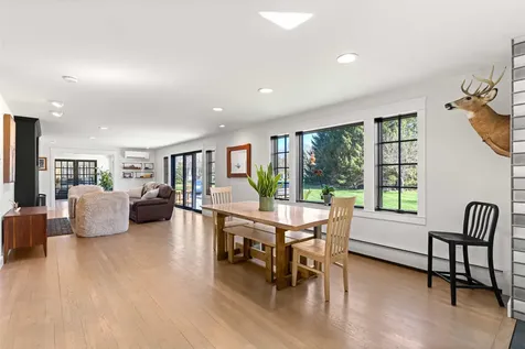 4 Apple Way Stratham NH 03885
