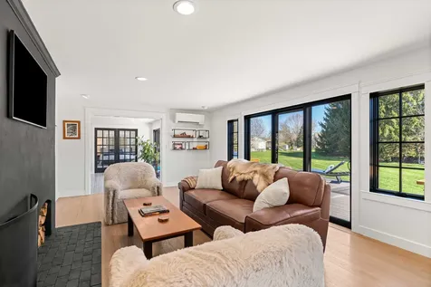 4 Apple Way Stratham NH 03885