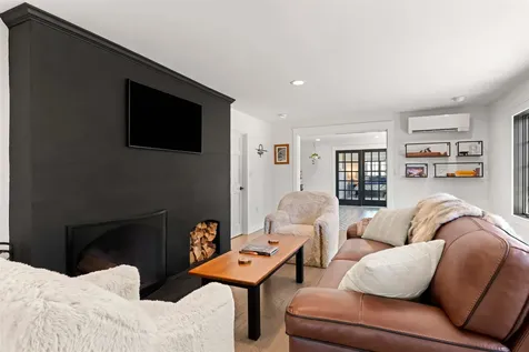 4 Apple Way Stratham NH 03885