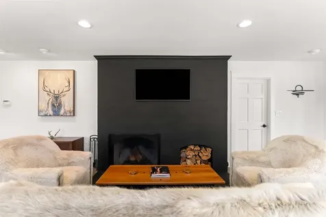 4 Apple Way Stratham NH 03885