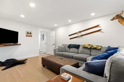 4 Apple Way Stratham NH 03885