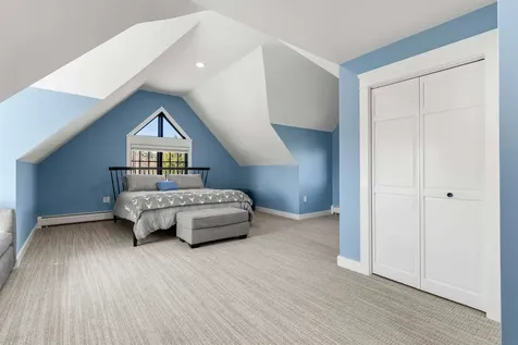 4 Apple Way Stratham NH 03885