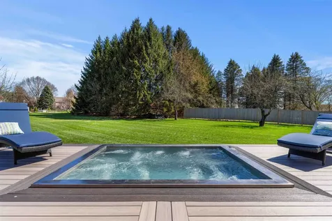 4 Apple Way Stratham NH 03885