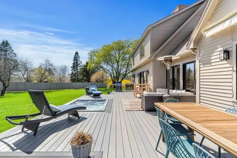 4 Apple Way Stratham NH 03885