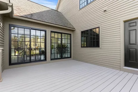 4 Apple Way Stratham NH 03885