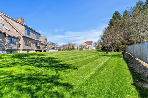 4 Apple Way Stratham NH 03885