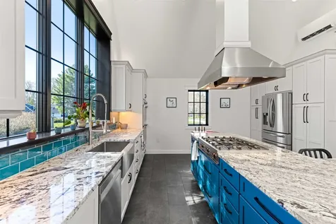 4 Apple Way Stratham NH 03885