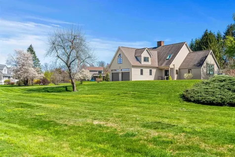 4 Apple Way Stratham NH 03885