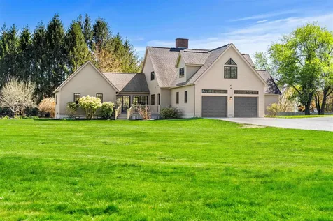 4 Apple Way Stratham NH 03885