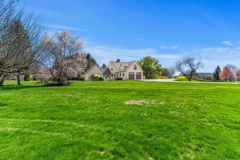 4 Apple Way Stratham NH 03885