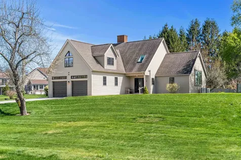 4 Apple Way Stratham NH 03885