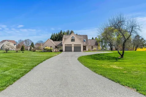 4 Apple Way Stratham NH 03885