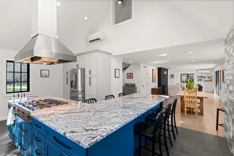 4 Apple Way Stratham NH 03885