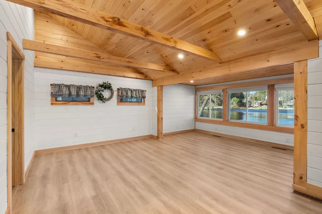 50 Kingsbury Drive Milton NH 03851
