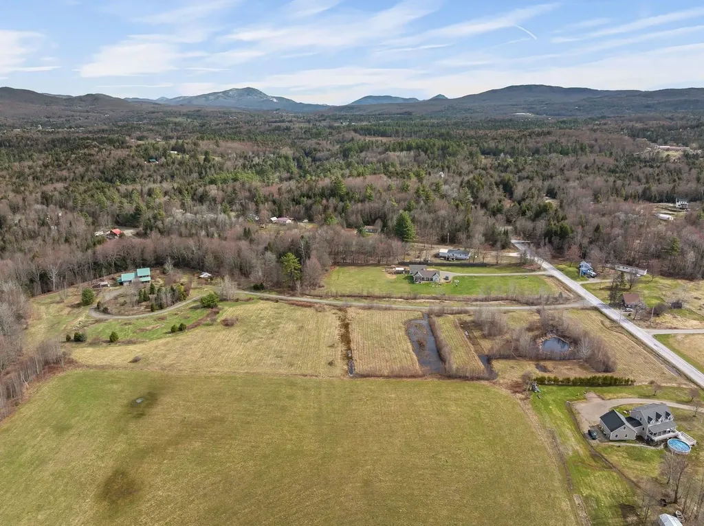 2013 Battle Row Road Hyde Park VT 05655