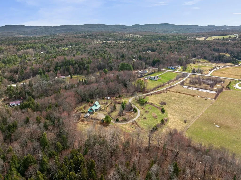2013 Battle Row Road Hyde Park VT 05655