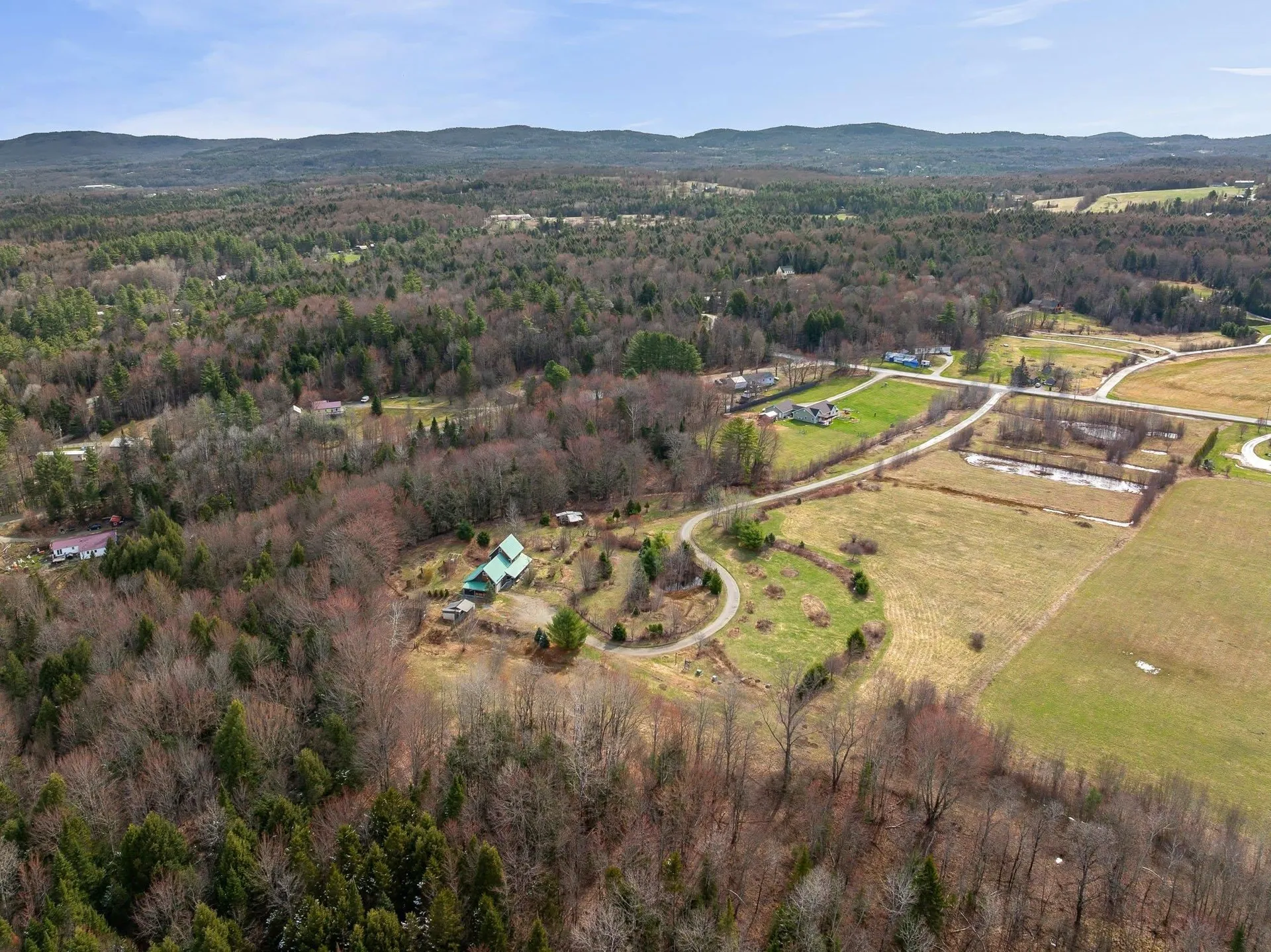 2013 Battle Row Road Hyde Park VT 05655