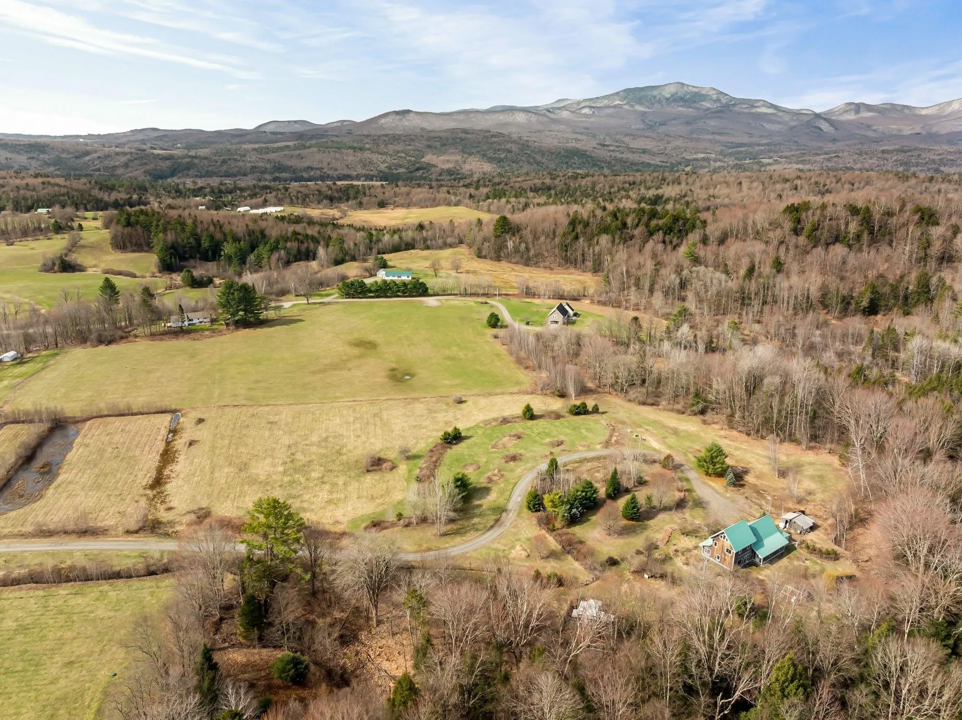 2013 Battle Row Road Hyde Park VT 05655