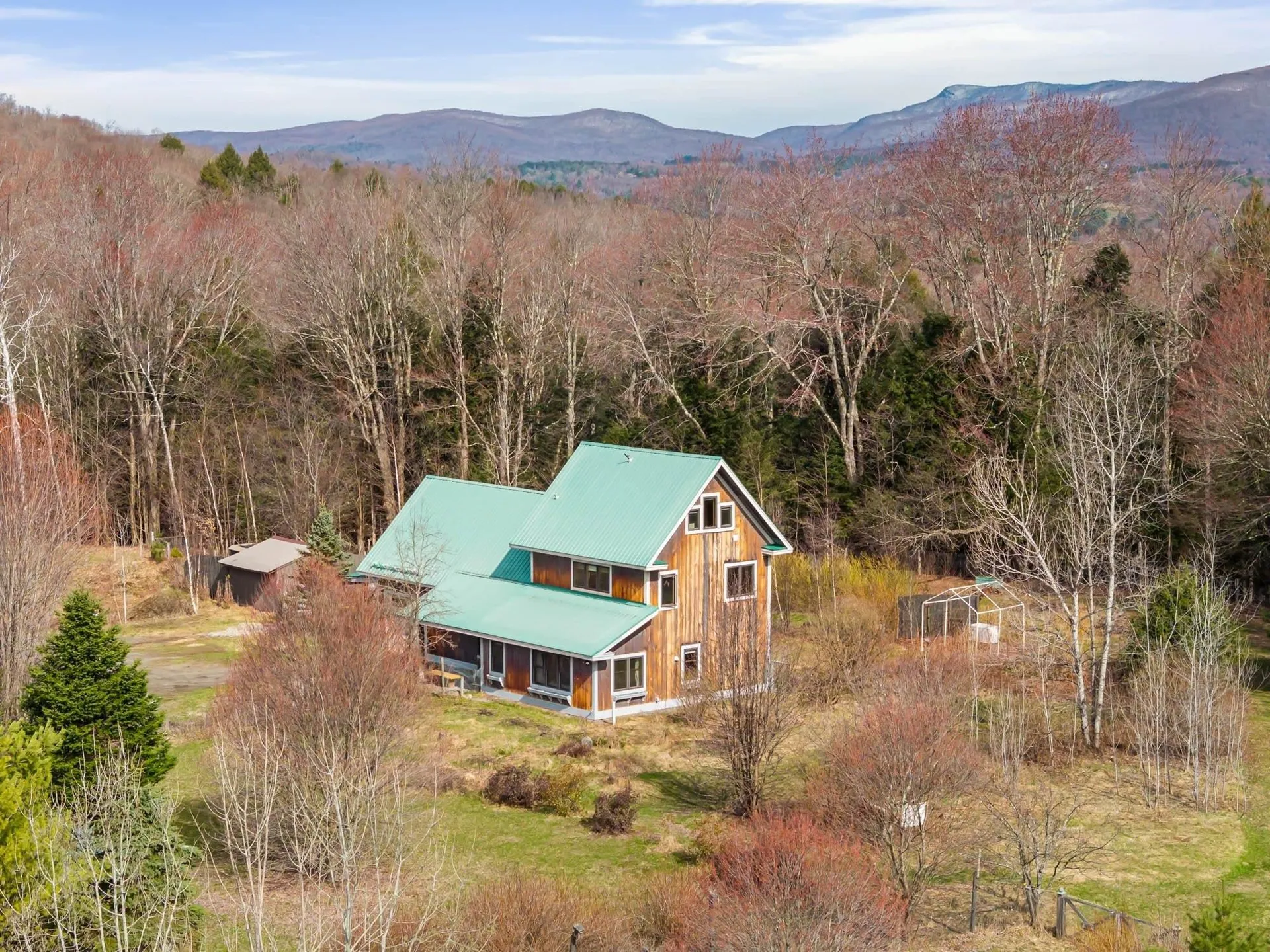 2013 Battle Row Road Hyde Park VT 05655