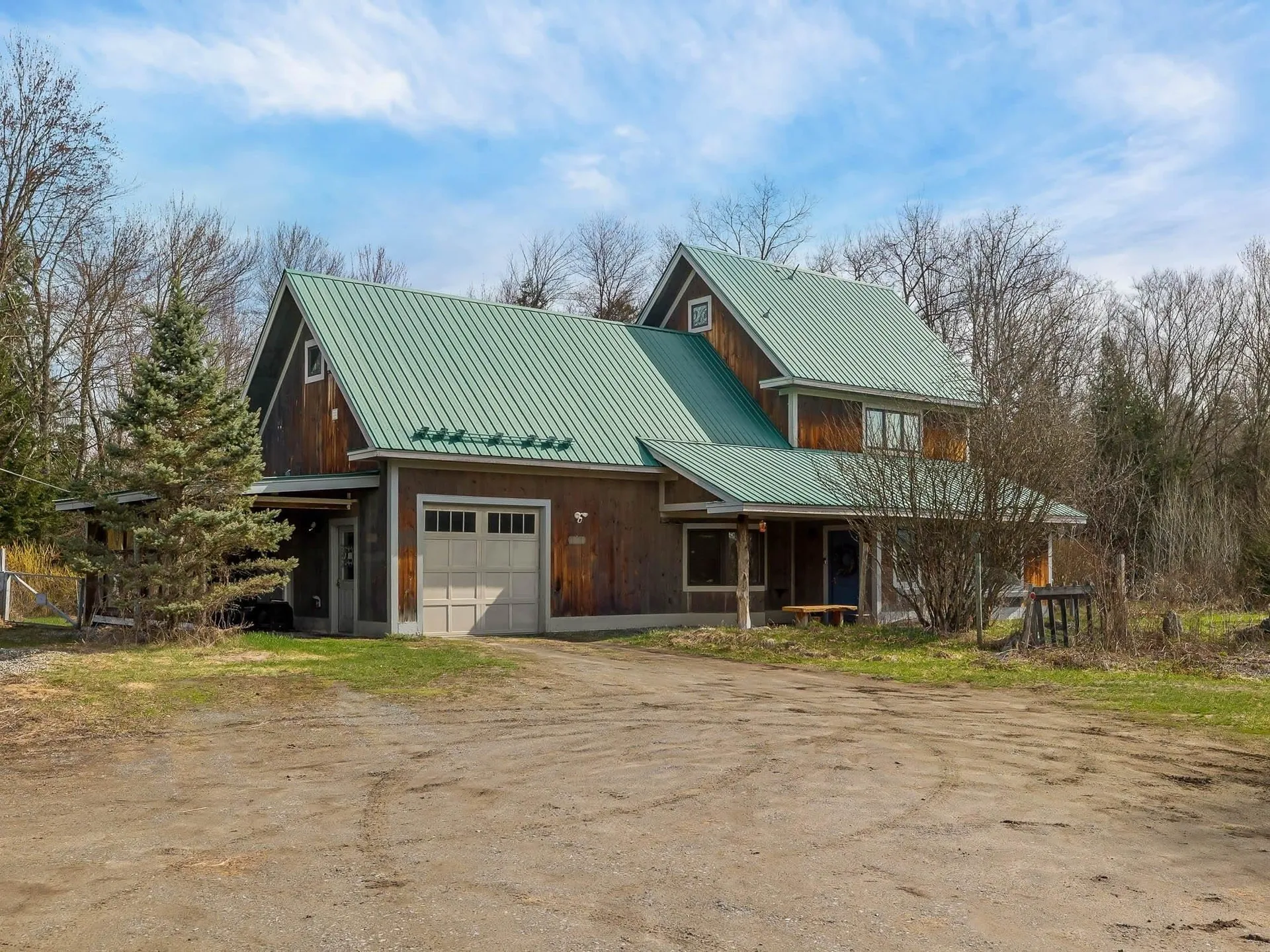 2013 Battle Row Road Hyde Park VT 05655
