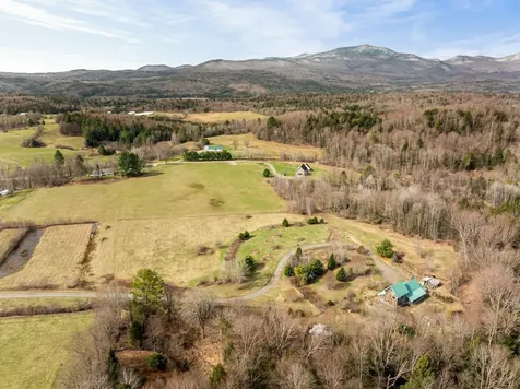 2013 Battle Row Road Hyde Park VT 05655