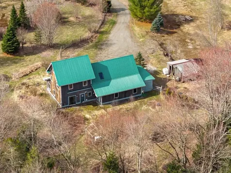 2013 Battle Row Road Hyde Park VT 05655