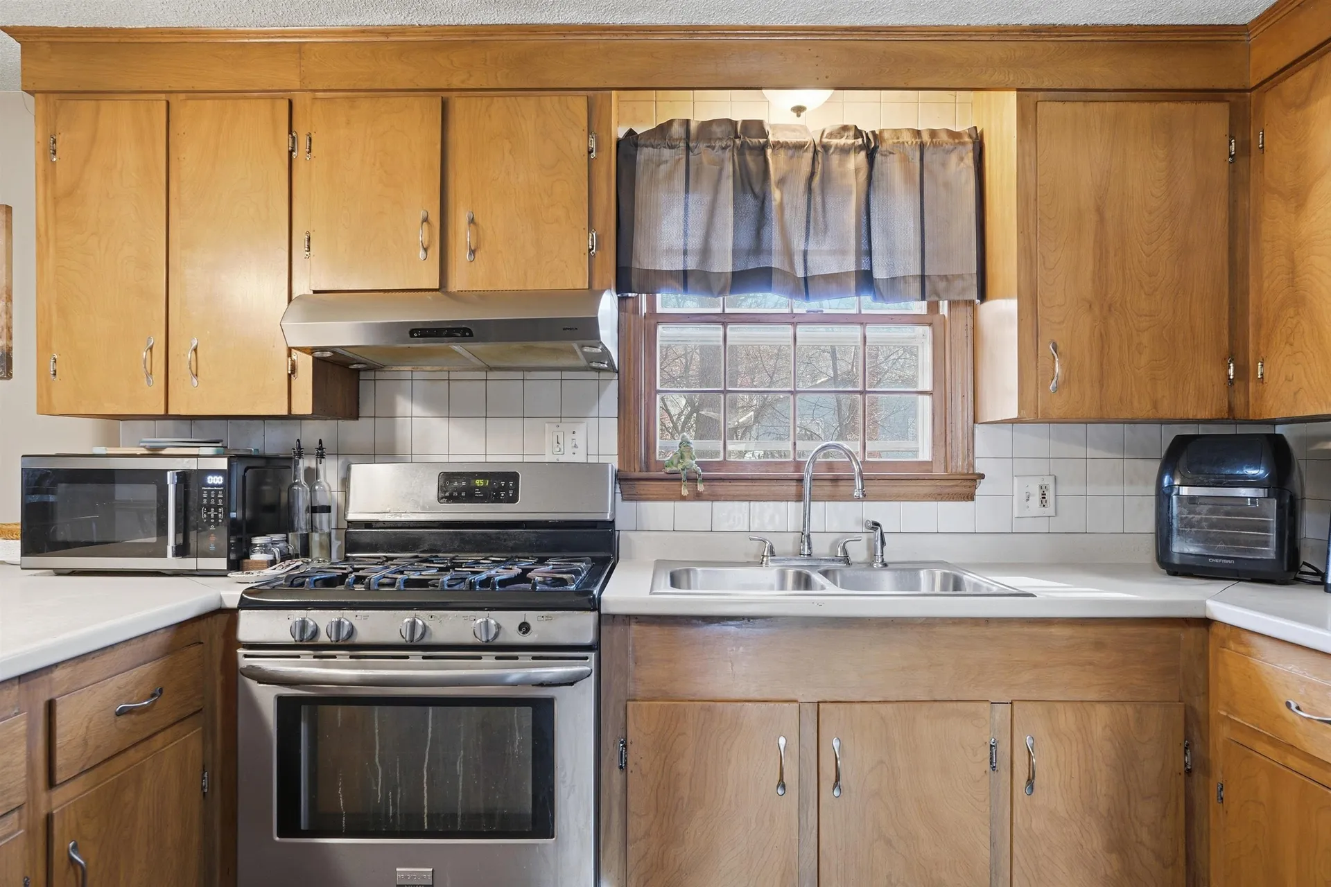 18 Cottonwood Drive Hudson NH 03051