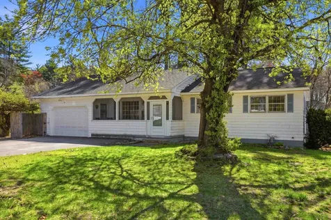 18 Cottonwood Drive Hudson NH 03051