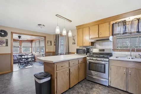 18 Cottonwood Drive Hudson NH 03051