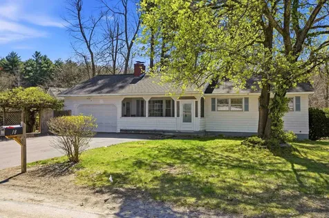 18 Cottonwood Drive Hudson NH 03051