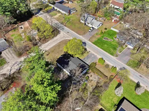 18 Cottonwood Drive Hudson NH 03051