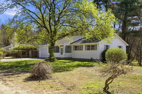 18 Cottonwood Drive Hudson NH 03051