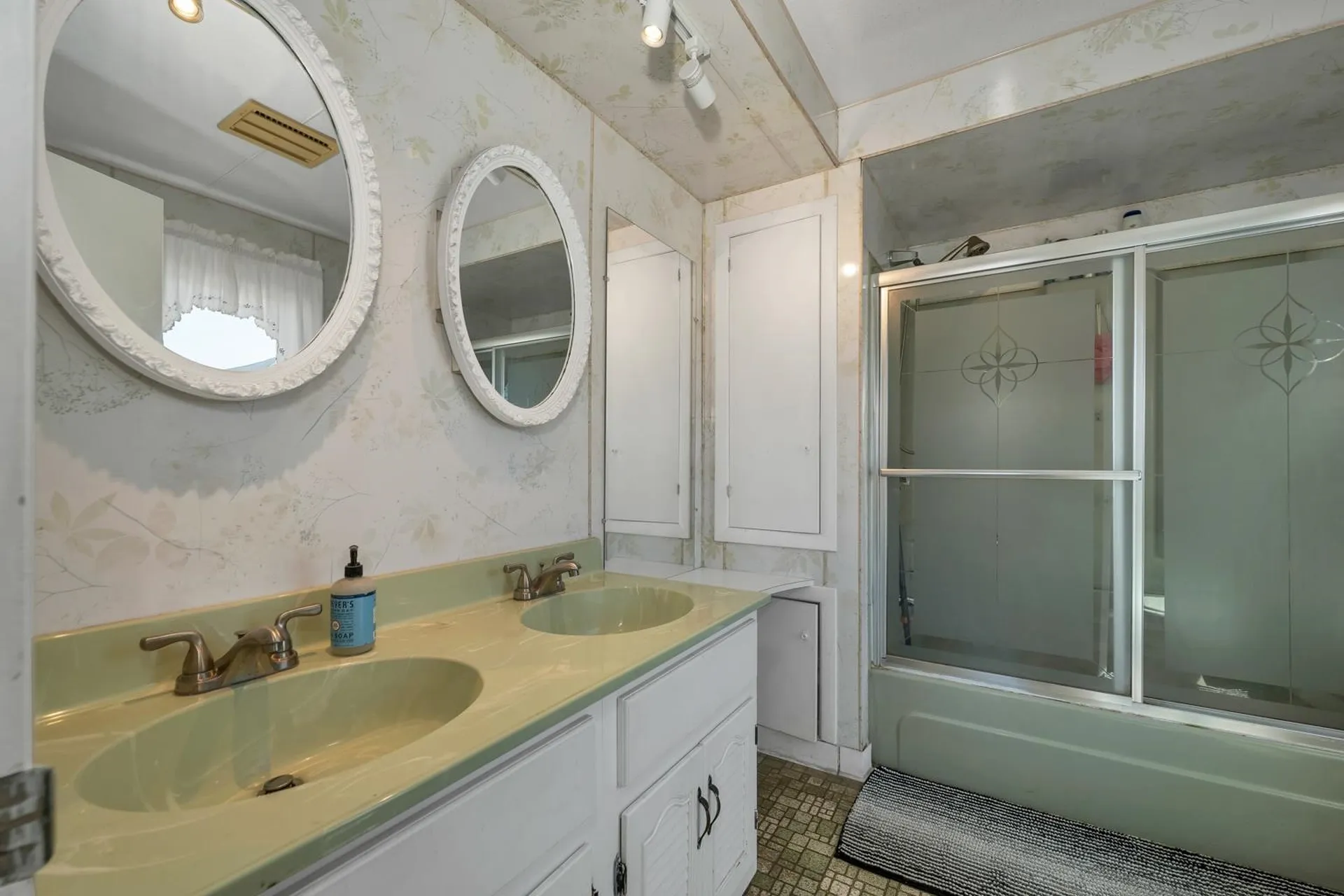 230 Court Street Laconia NH 03246