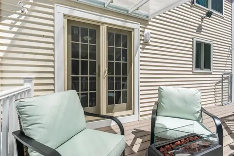 8 Flag Court Auburn NH 03032