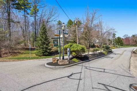 8 Flag Court Auburn NH 03032