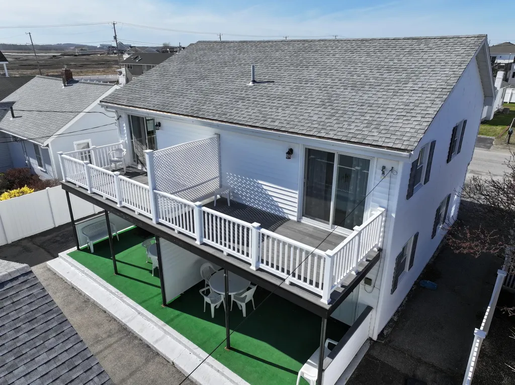 8 Nashua Street Seabrook NH 03874