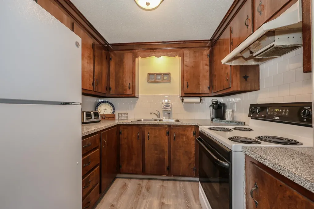 8 Nashua Street Seabrook NH 03874