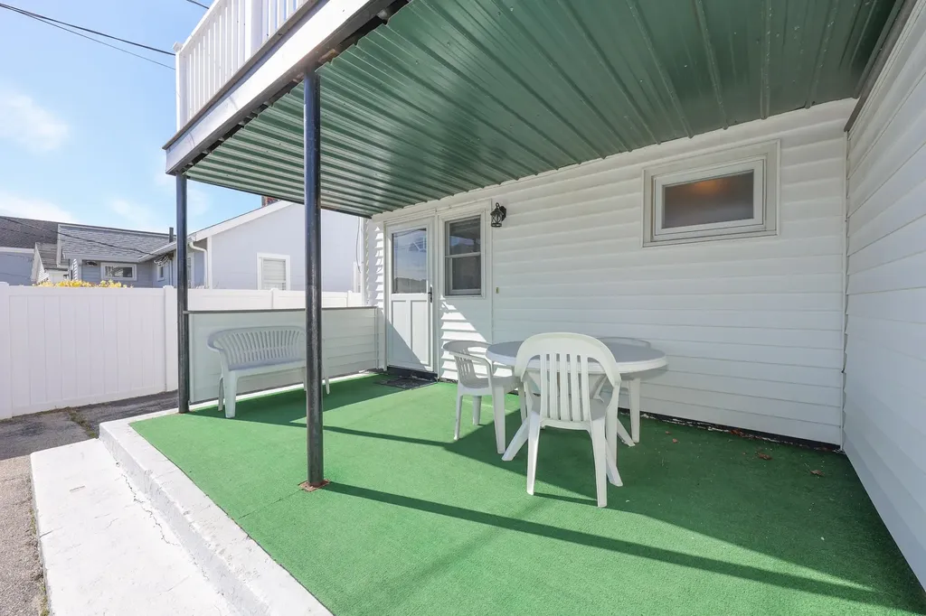 8 Nashua Street Seabrook NH 03874