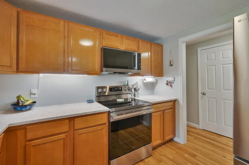 76 Harriman Hill Road Raymond NH 03077