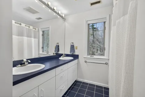 123 Stephen Drive Goffstown NH 03045