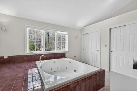 123 Stephen Drive Goffstown NH 03045