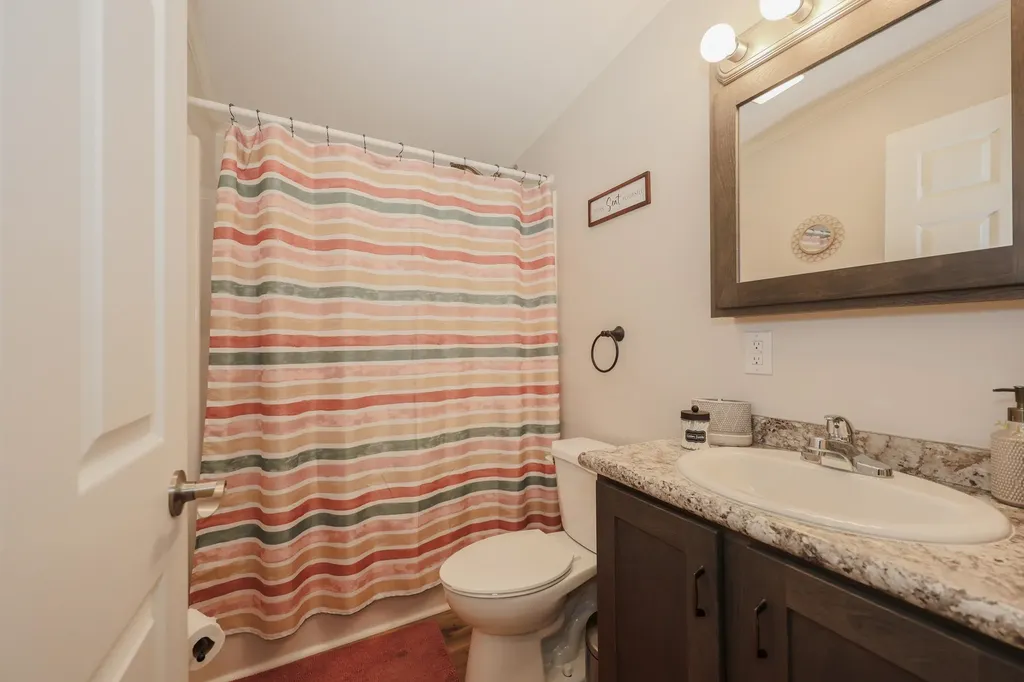 11 Hagop Road Salem NH 03073