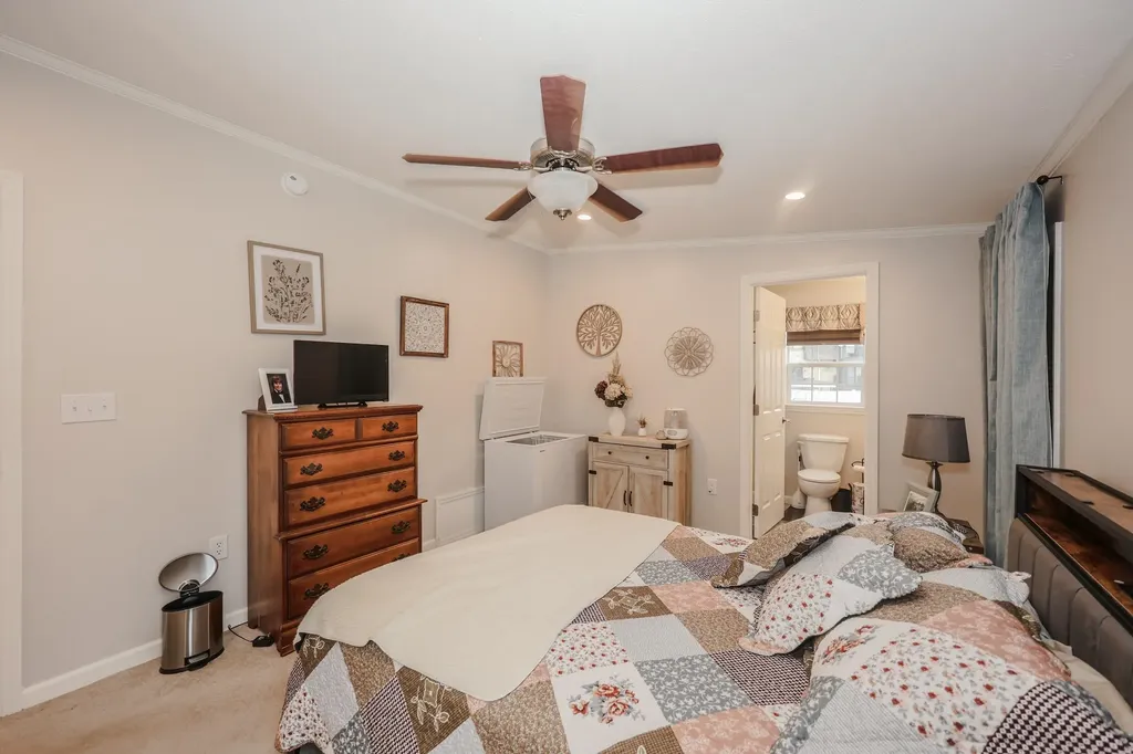 11 Hagop Road Salem NH 03073