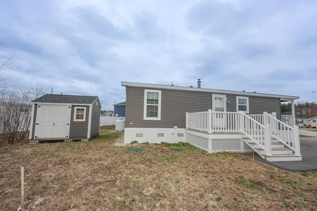 11 Hagop Road Salem NH 03073