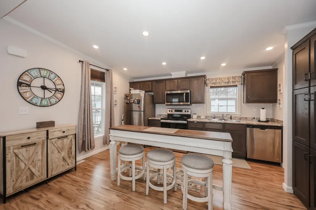 11 Hagop Road Salem NH 03073
