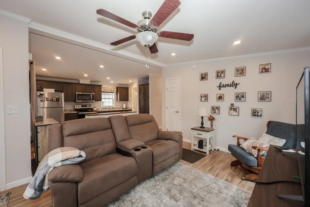 11 Hagop Road Salem NH 03073